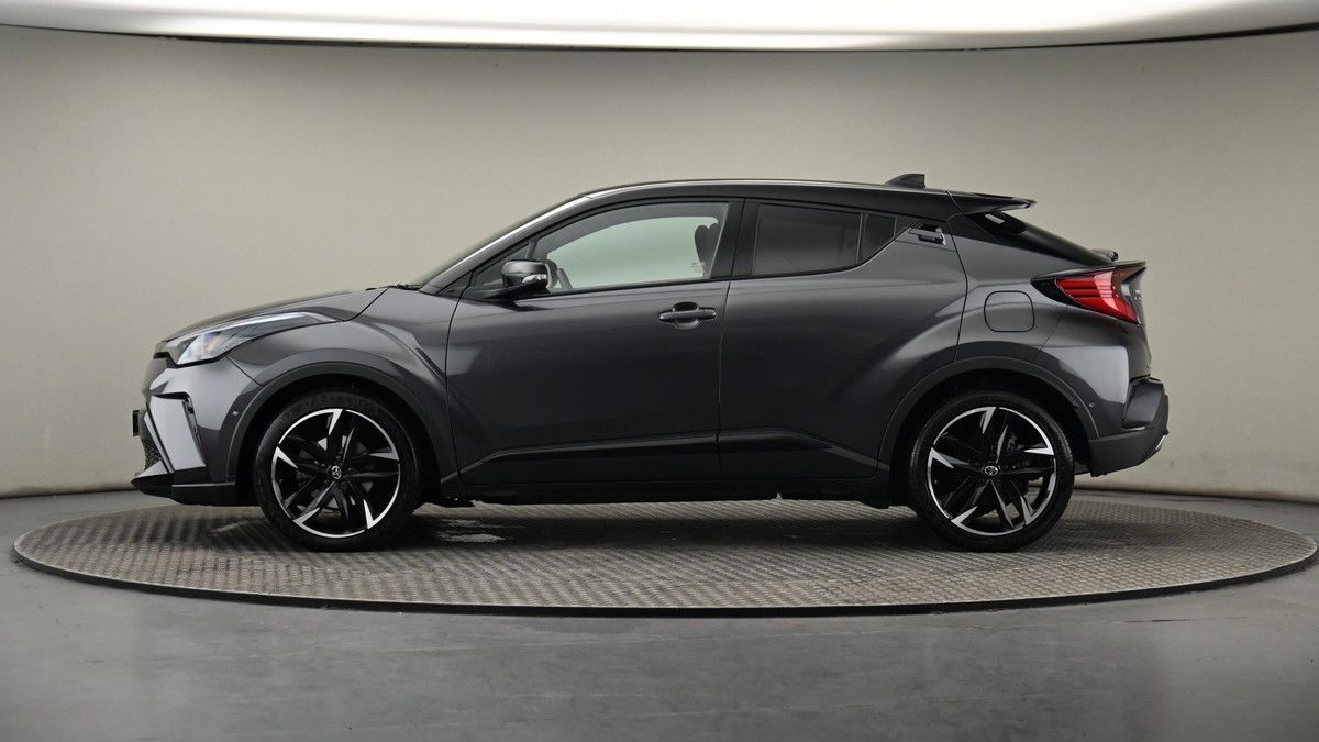 Toyota C-HR Image 22