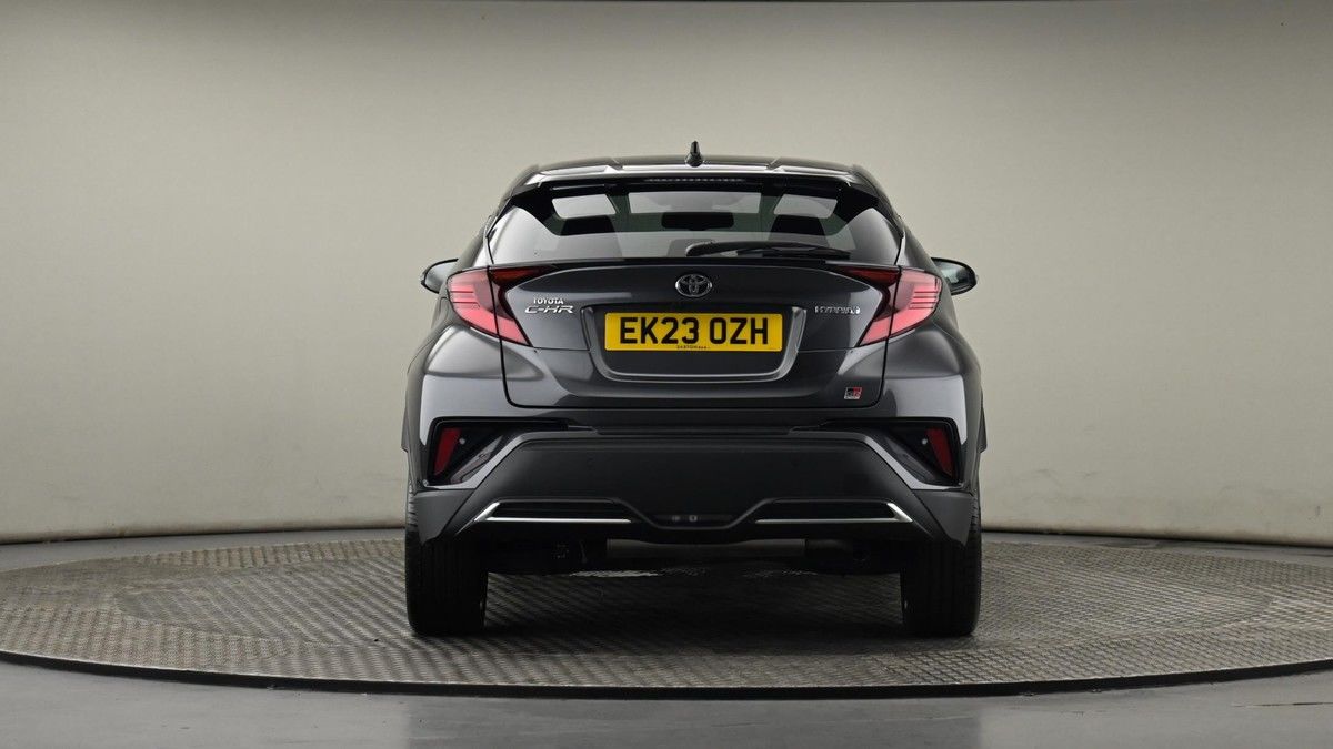 Toyota C-HR Image 24