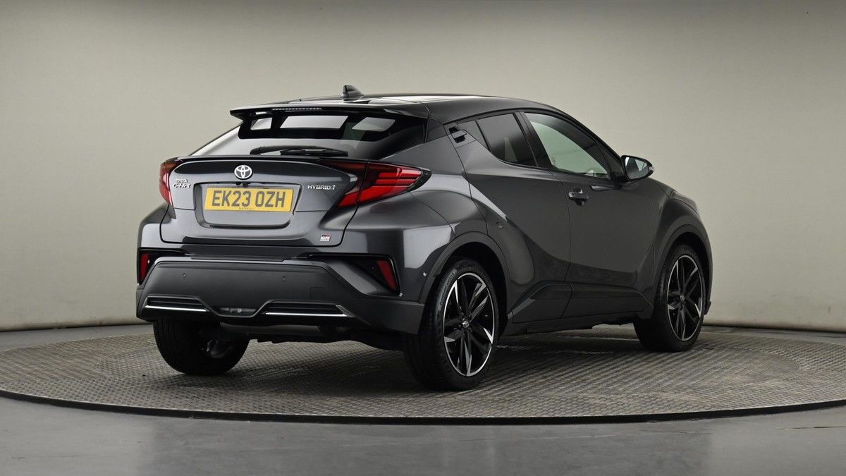 Toyota C-HR Image 25