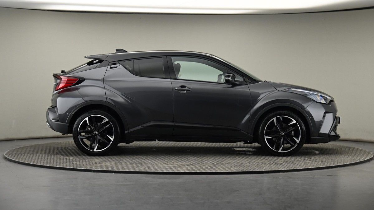 Toyota C-HR Image 26