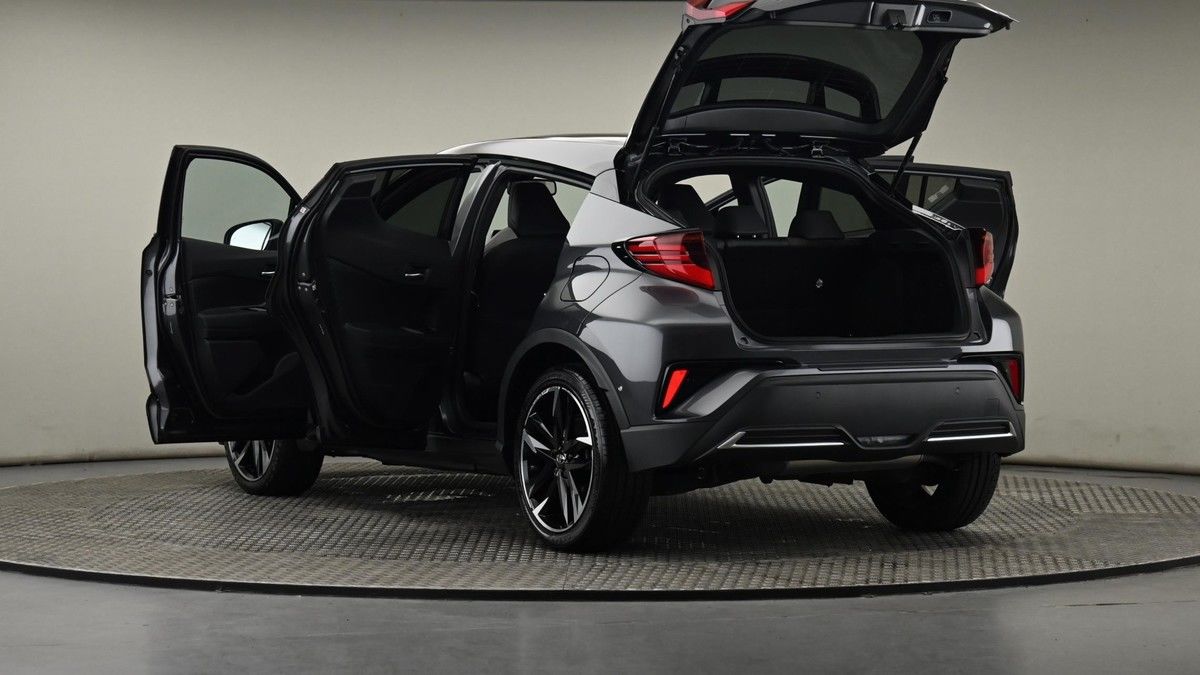 Toyota C-HR Image 28