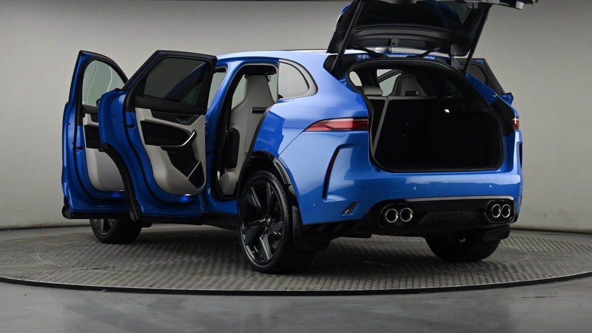 Jaguar F-PACE Image 29