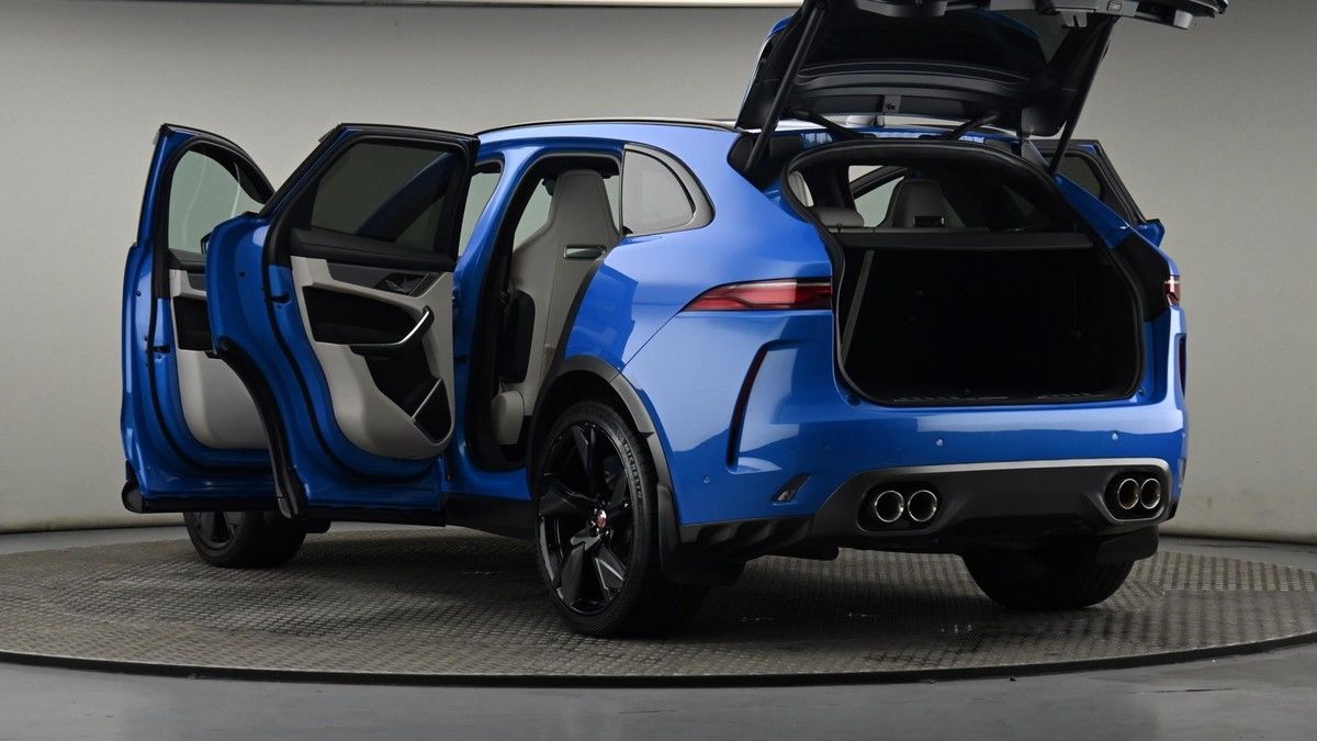 Jaguar F-PACE Image 29