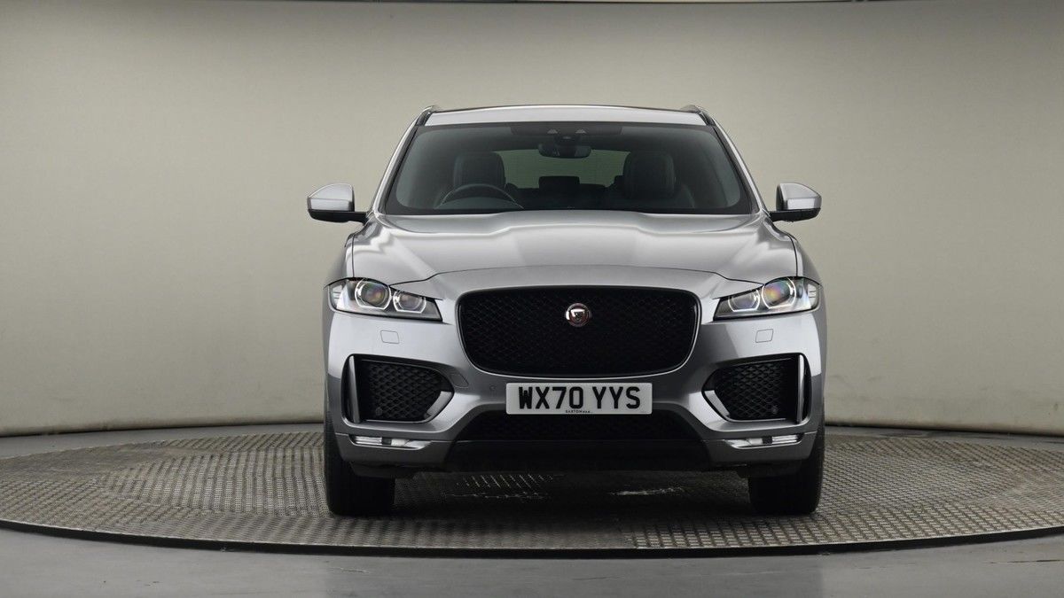 Jaguar F-PACE Image 21