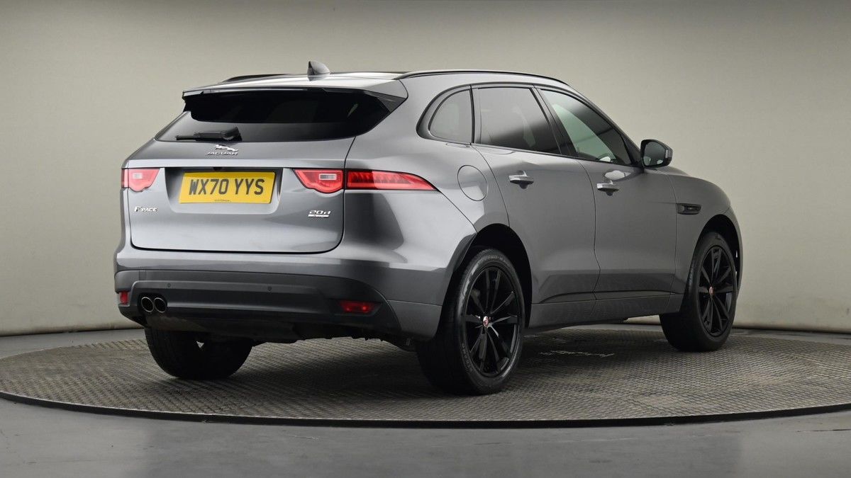 Jaguar F-PACE Image 26