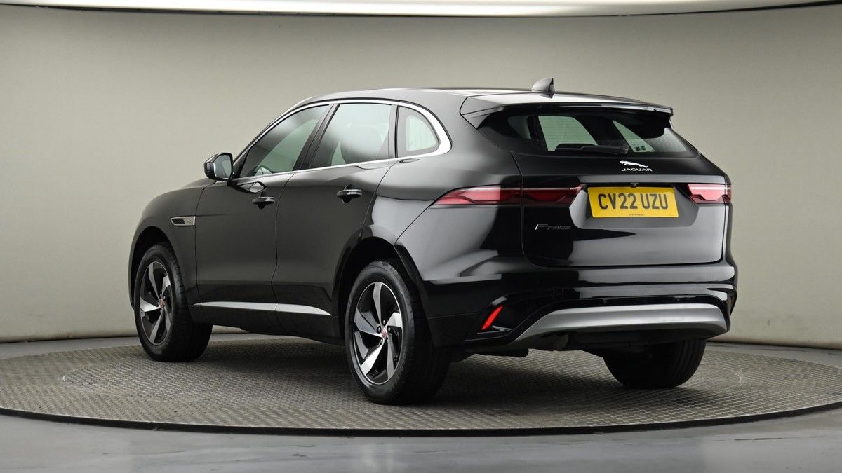 Jaguar F-PACE Image 23