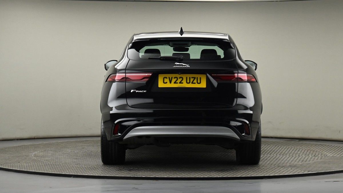 Jaguar F-PACE Image 24