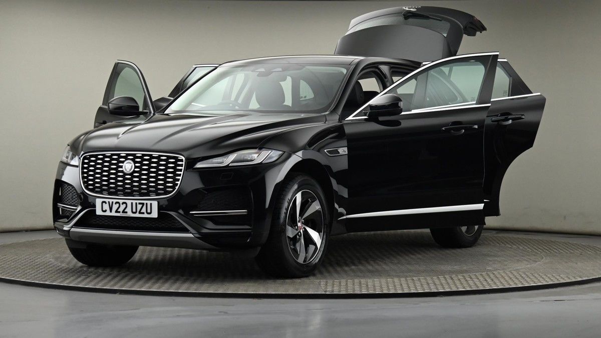 Jaguar F-PACE Image 27