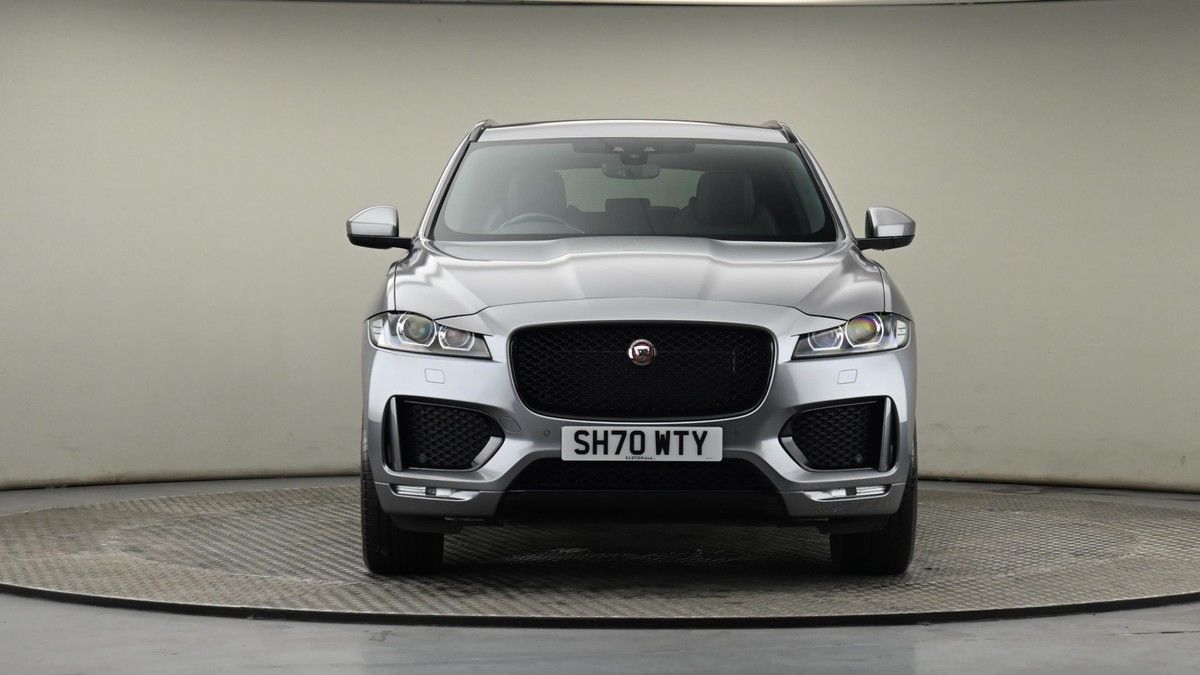 Jaguar F-PACE Image 21