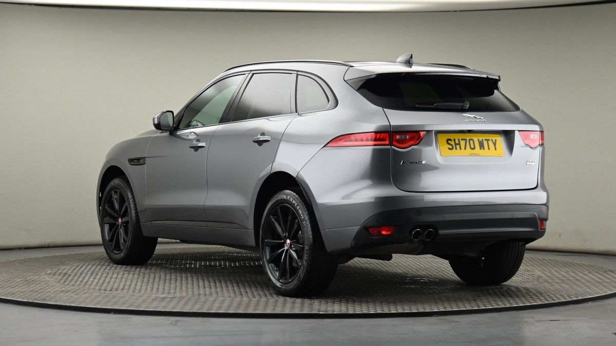 Jaguar F-PACE Image 24