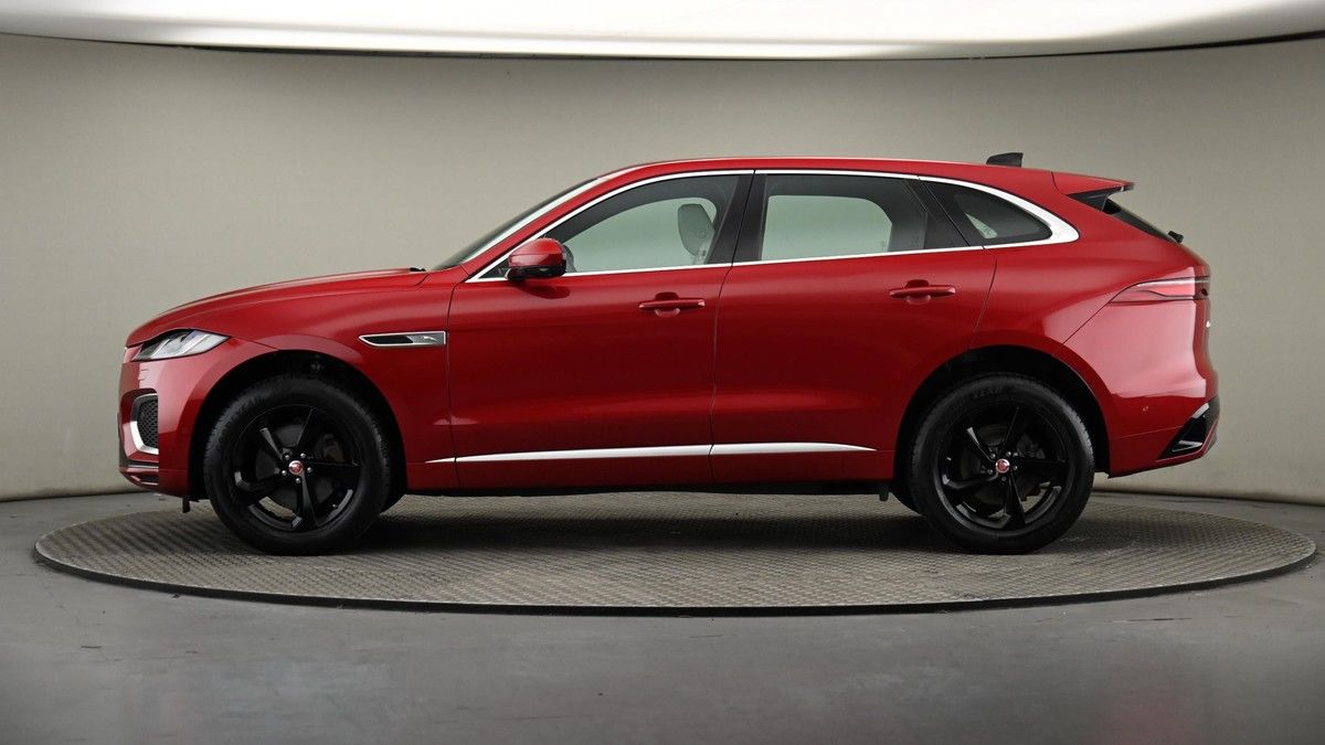 Jaguar F-PACE Image 22