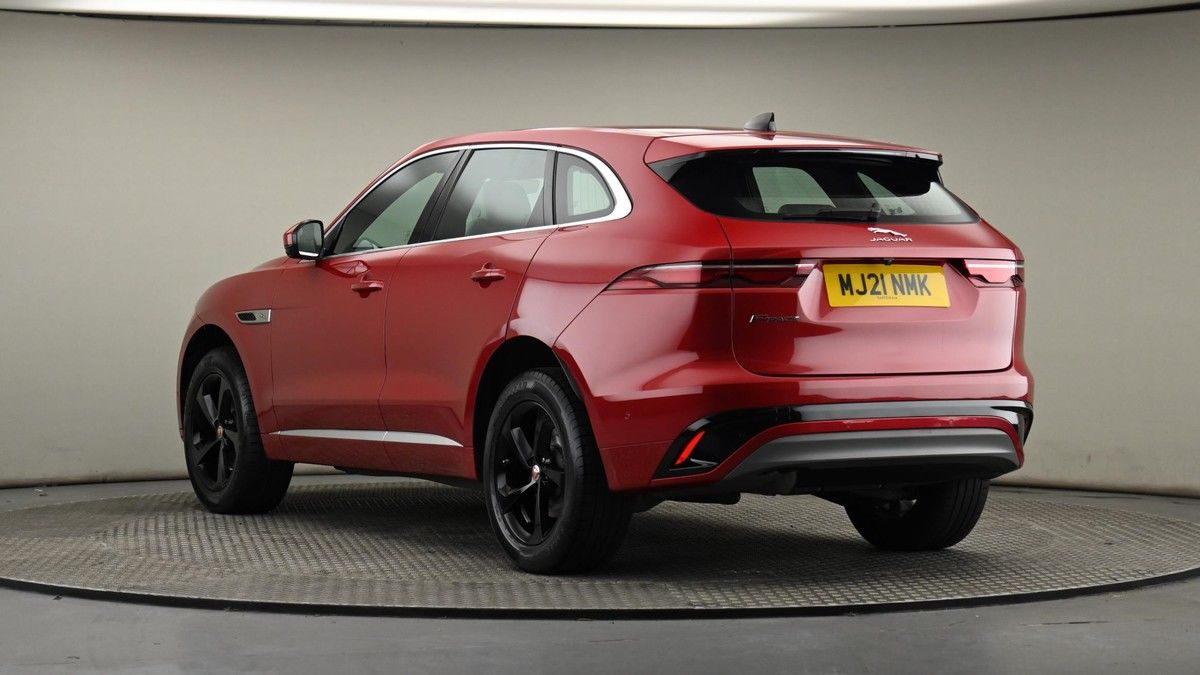 Jaguar F-PACE Image 23