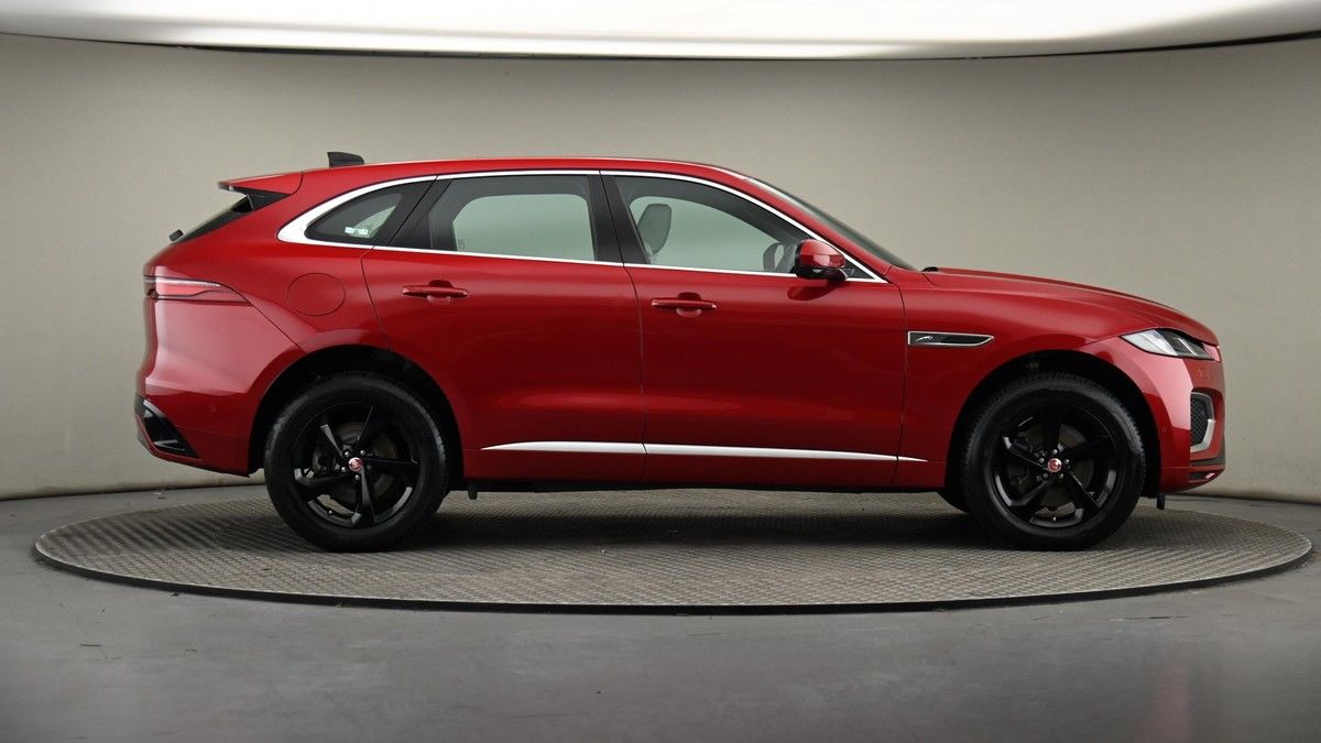 Jaguar F-PACE Image 26