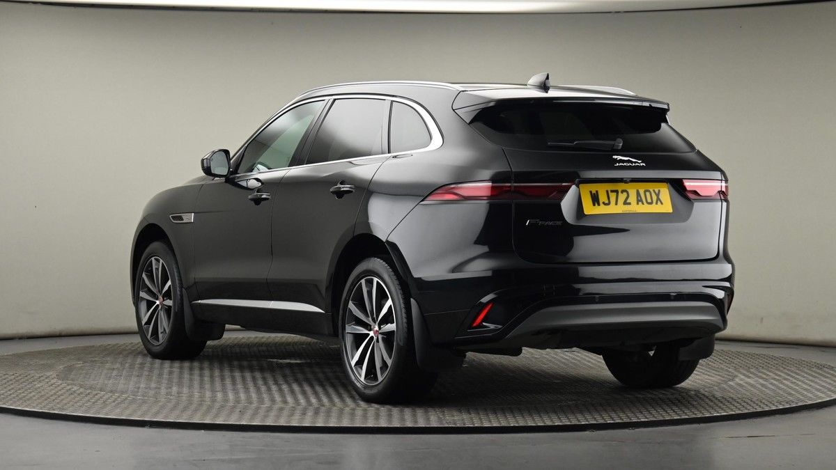 Jaguar F-PACE Image 24