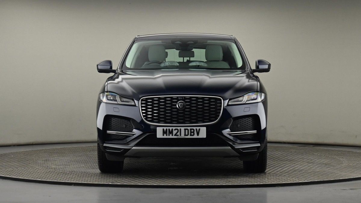 Jaguar F-PACE Image 21
