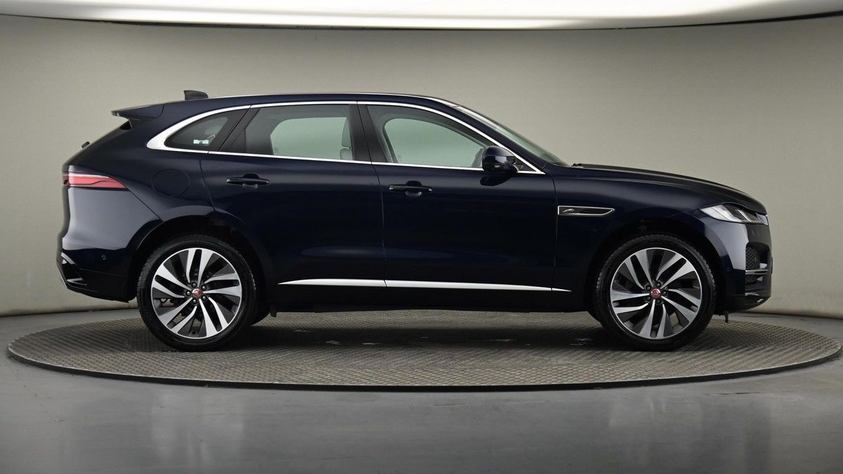 Jaguar F-PACE Image 27