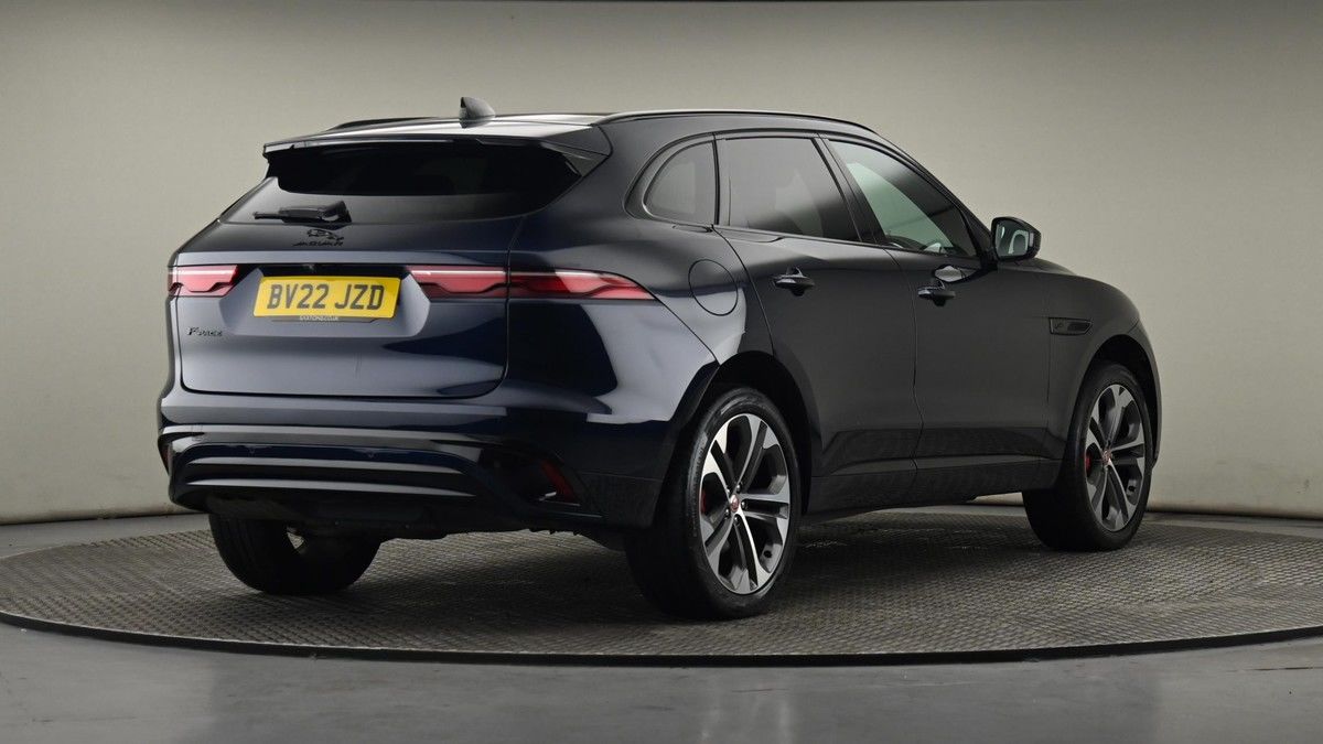 Jaguar F-PACE Image 26