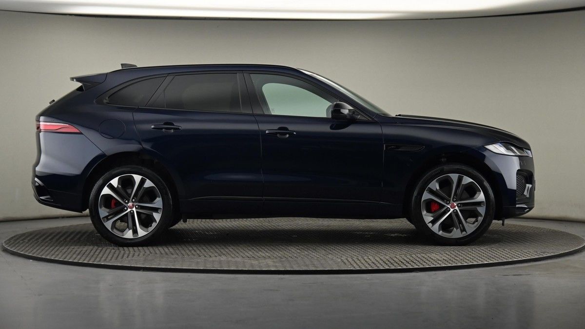 Jaguar F-PACE Image 27