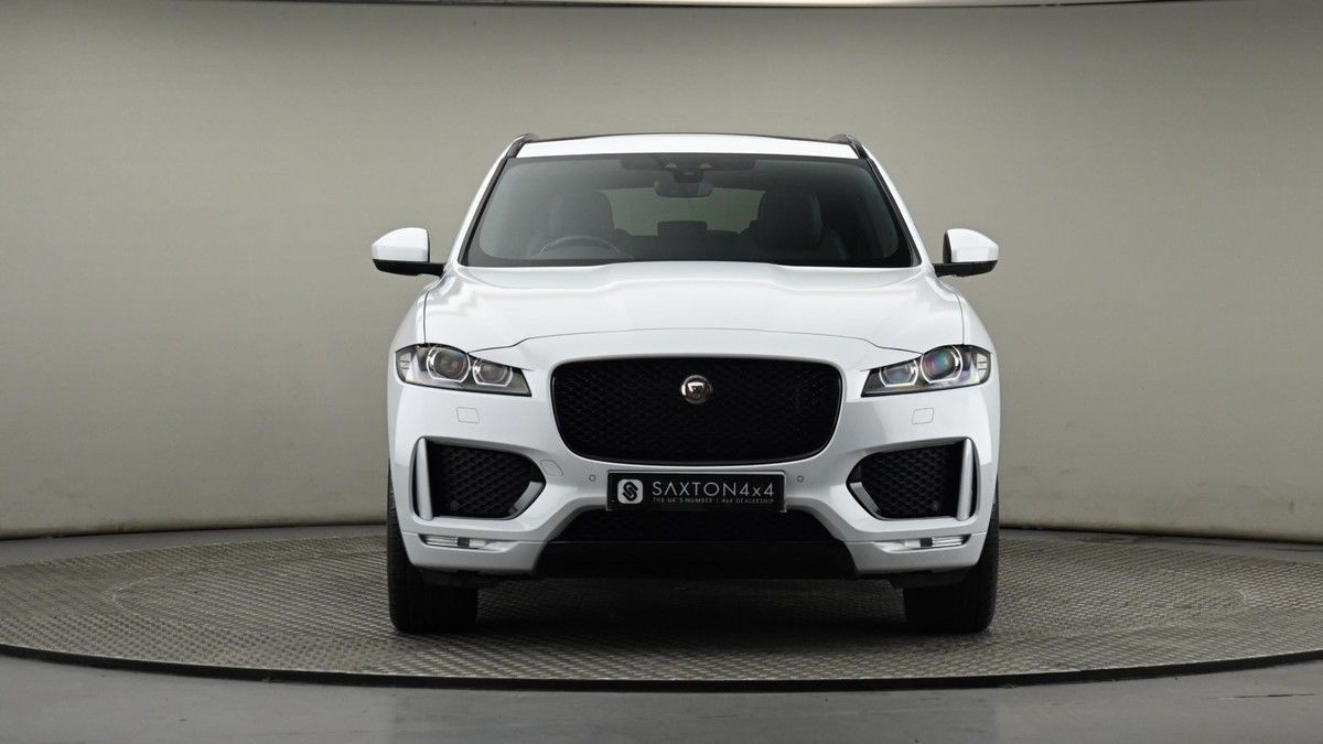 Jaguar F-PACE Image 21