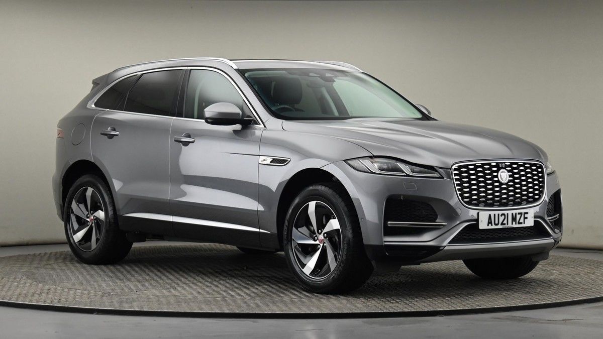Jaguar F-PACE Image 39