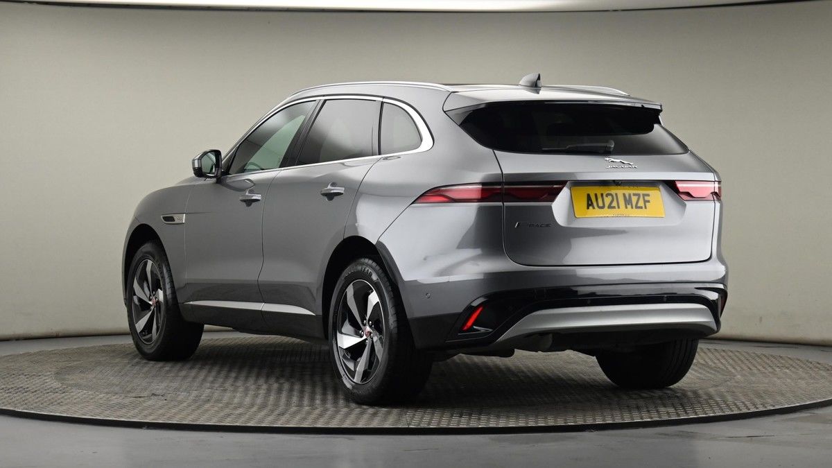 Jaguar F-PACE Image 47