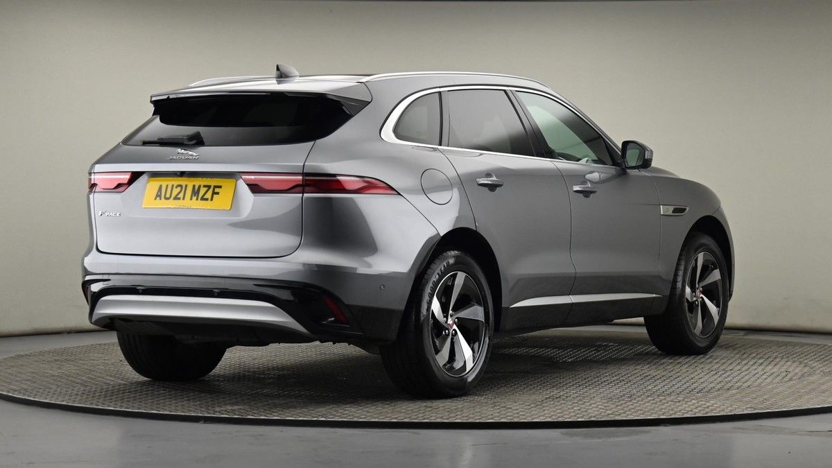 Jaguar F-PACE Image 51