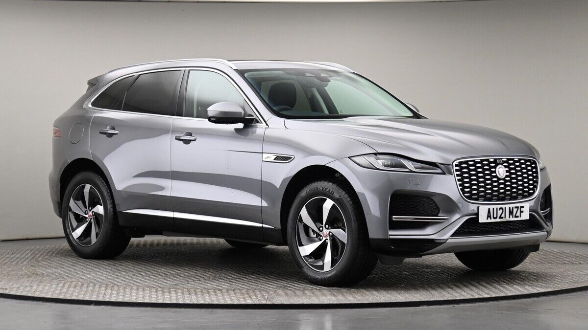 Jaguar F-PACE Image 40