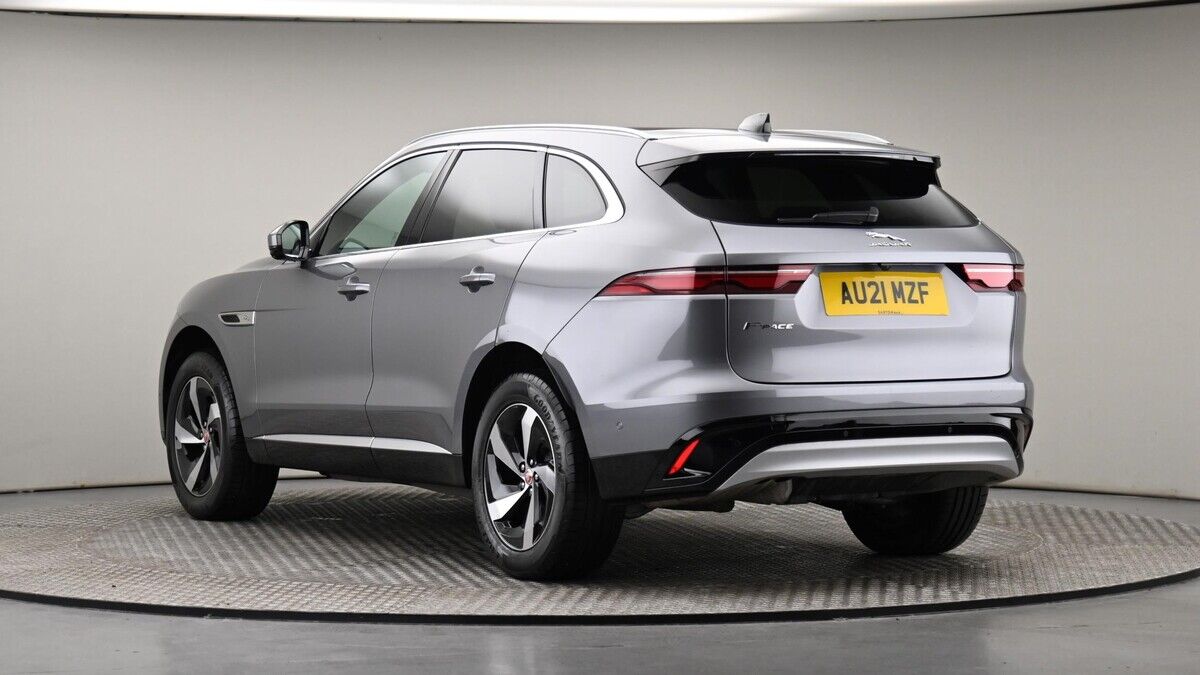 Jaguar F-PACE Image 48