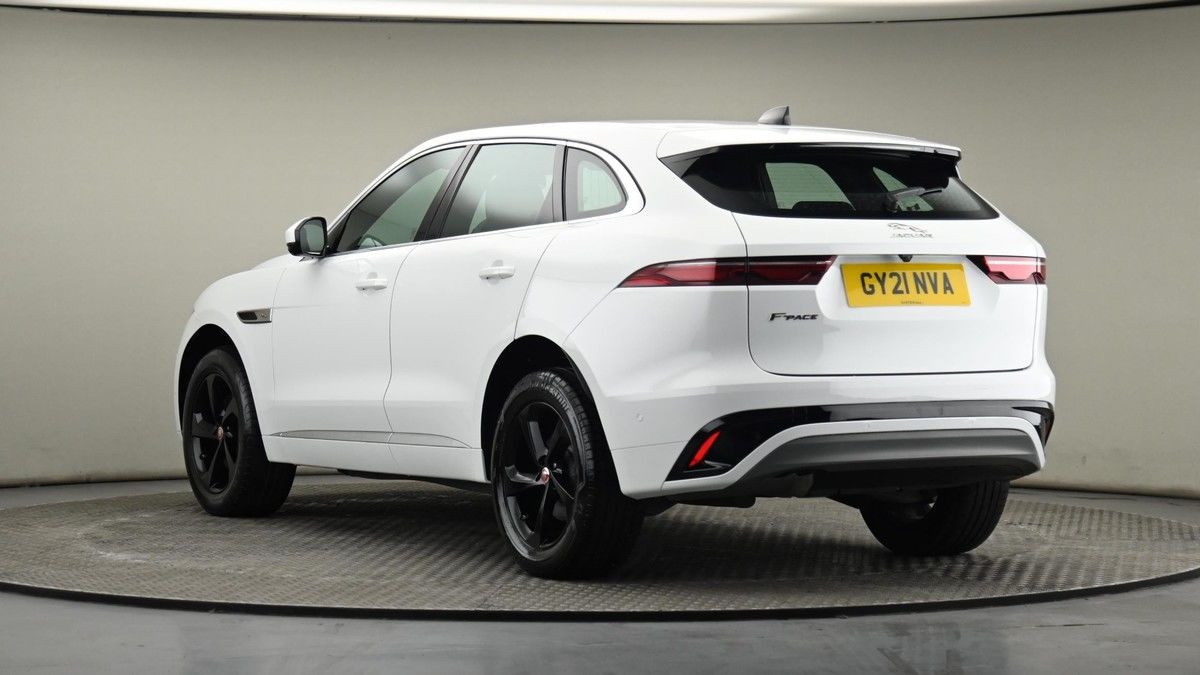 Jaguar F-PACE Image 23
