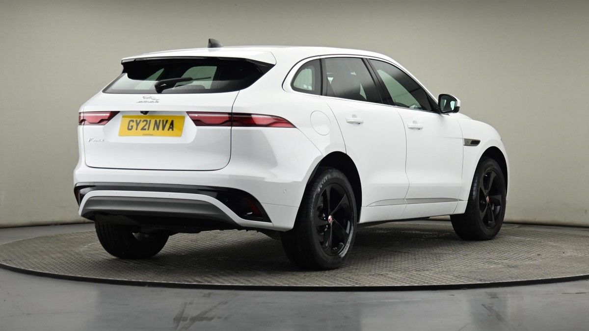 Jaguar F-PACE Image 25