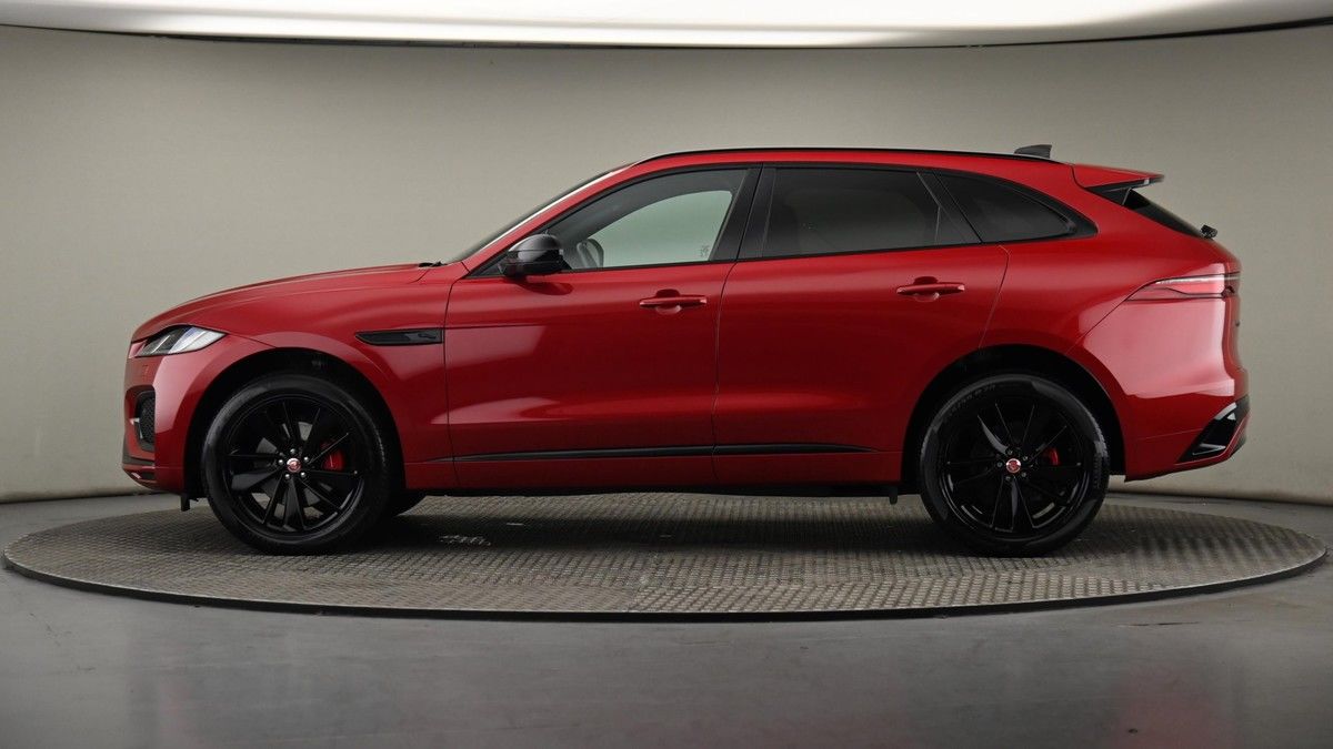 Jaguar F-PACE Image 23