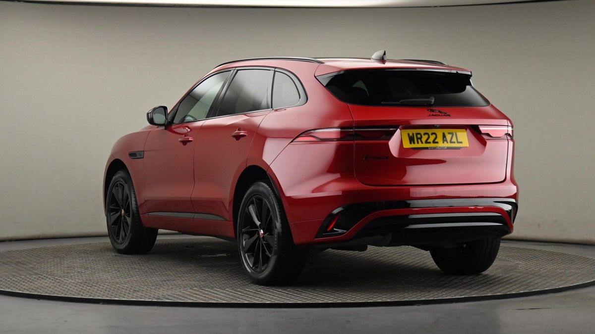 Jaguar F-PACE Image 24