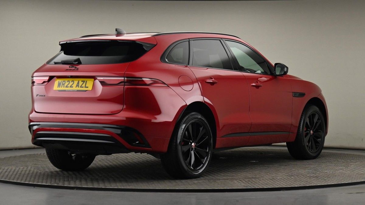 Jaguar F-PACE Image 26