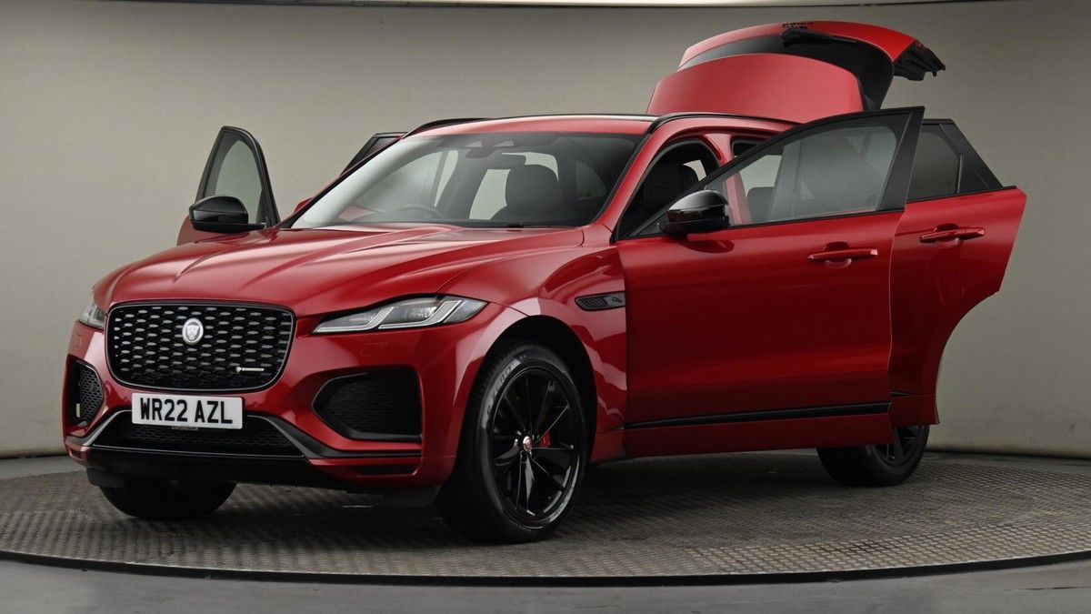 Jaguar F-PACE Image 28
