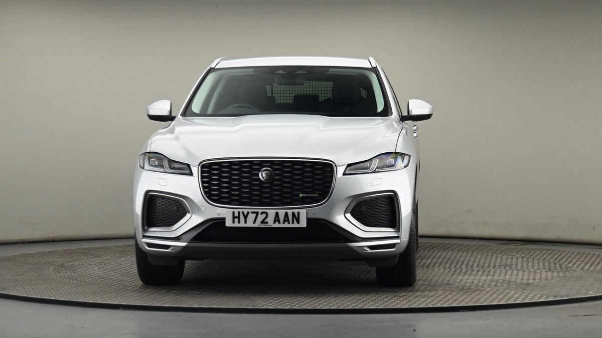 Jaguar F-PACE Image 21