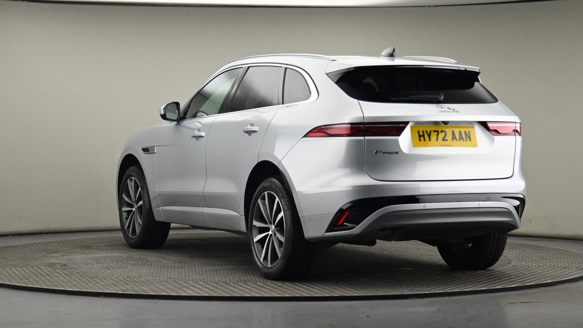 Jaguar F-PACE Image 24
