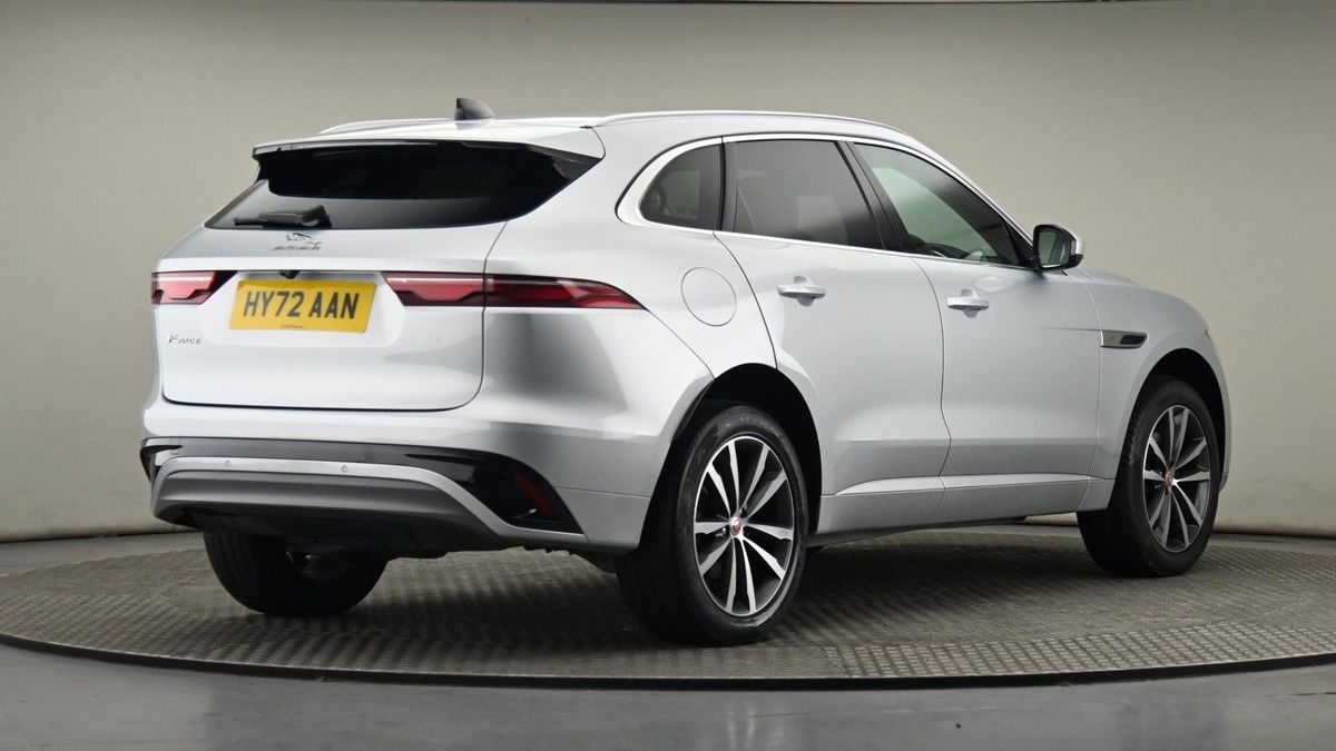Jaguar F-PACE Image 26