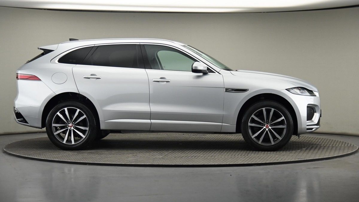 Jaguar F-PACE Image 27
