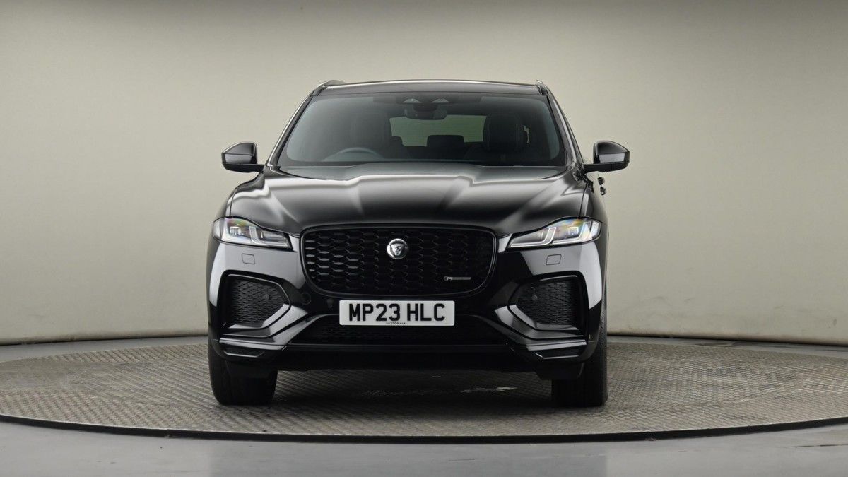 Jaguar F-PACE Image 21