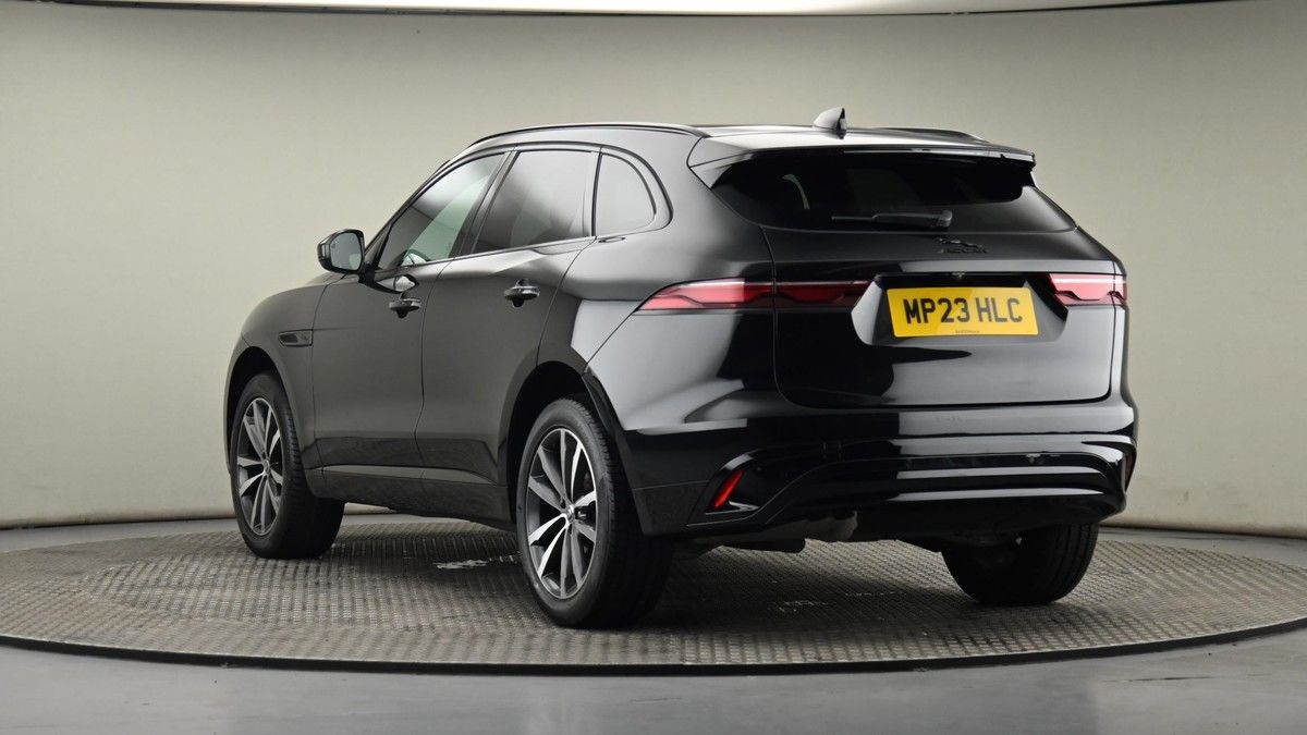 Jaguar F-PACE Image 24