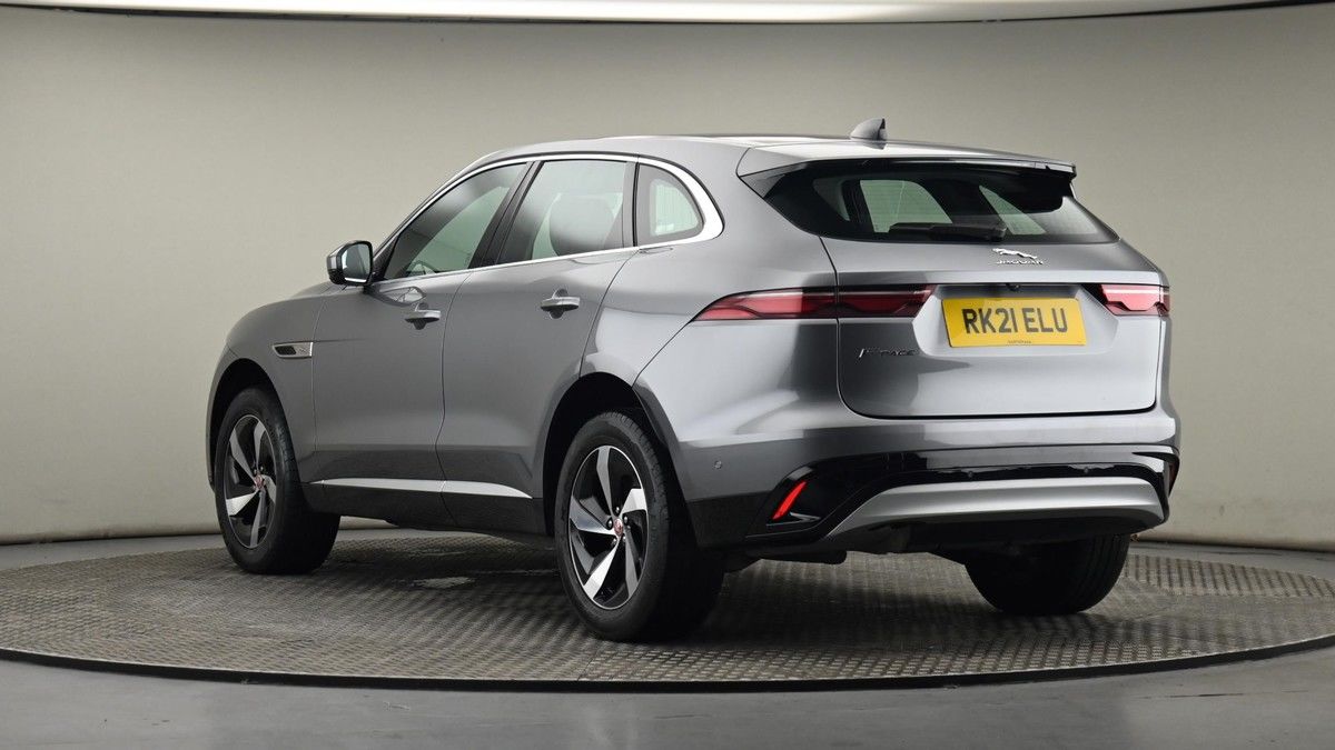 Jaguar F-PACE Image 22