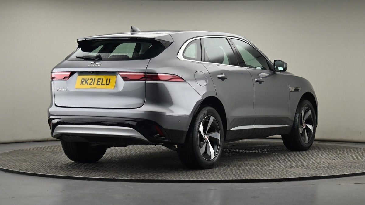 Jaguar F-PACE Image 24