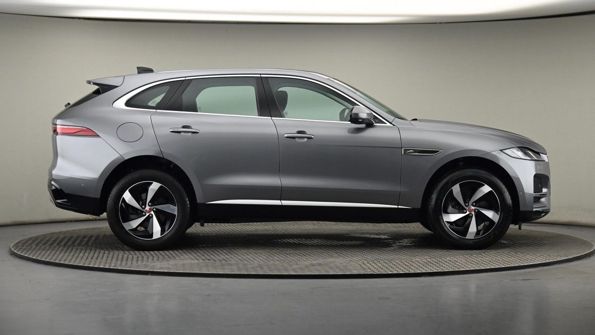 Jaguar F-PACE Image 25