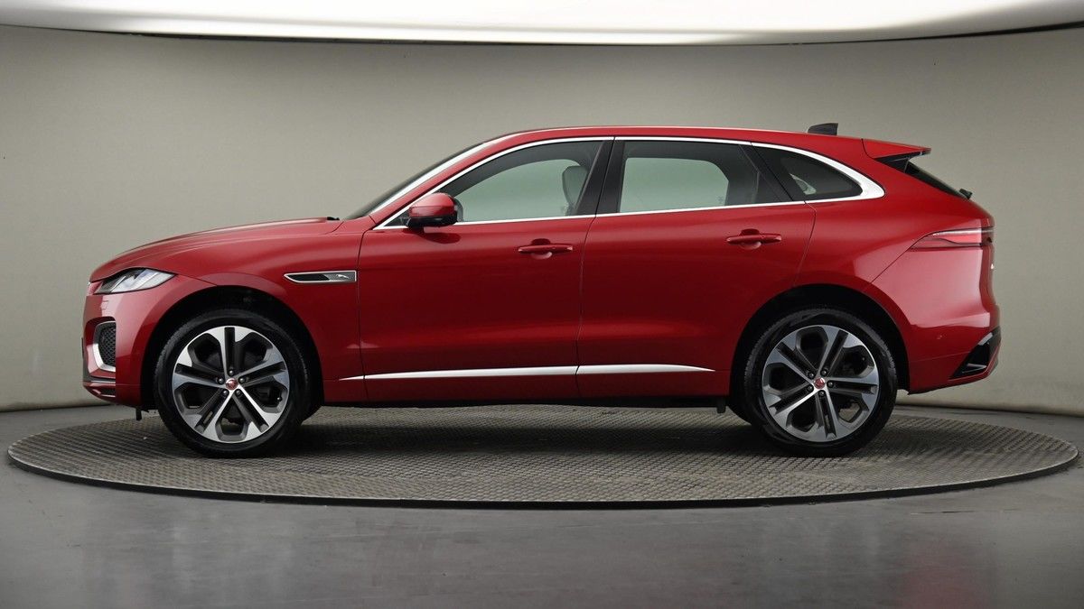 Jaguar F-PACE Image 22