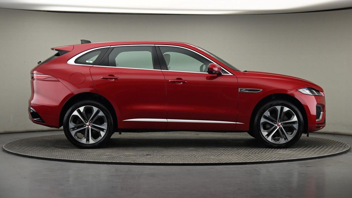 Jaguar F-PACE Image 26