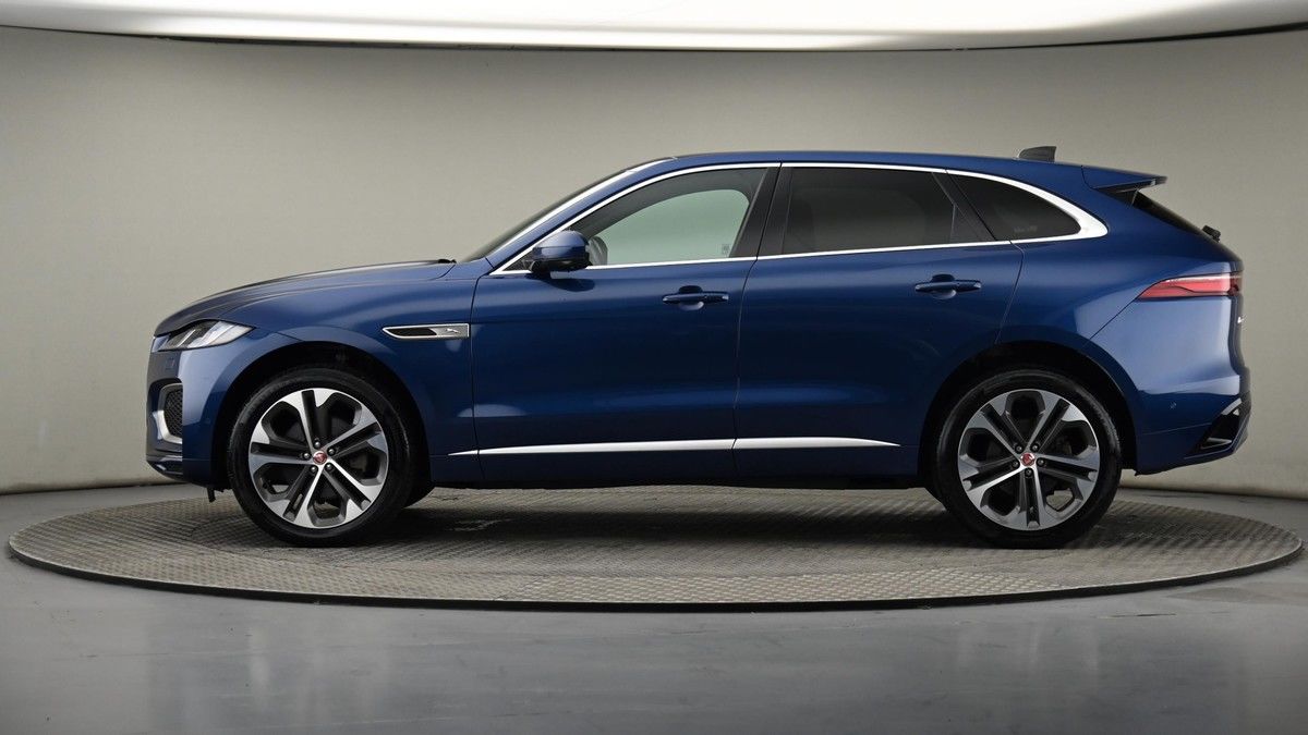 Jaguar F-PACE Image 45