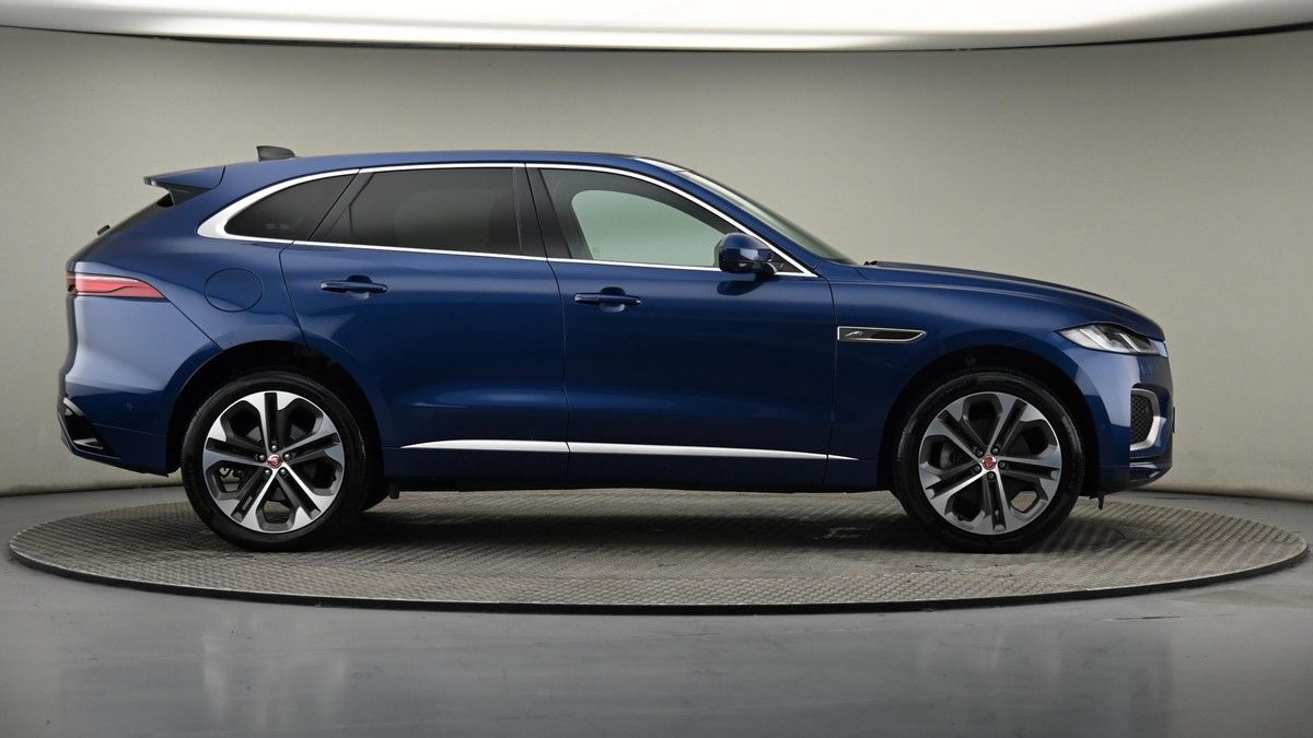 Jaguar F-PACE Image 53