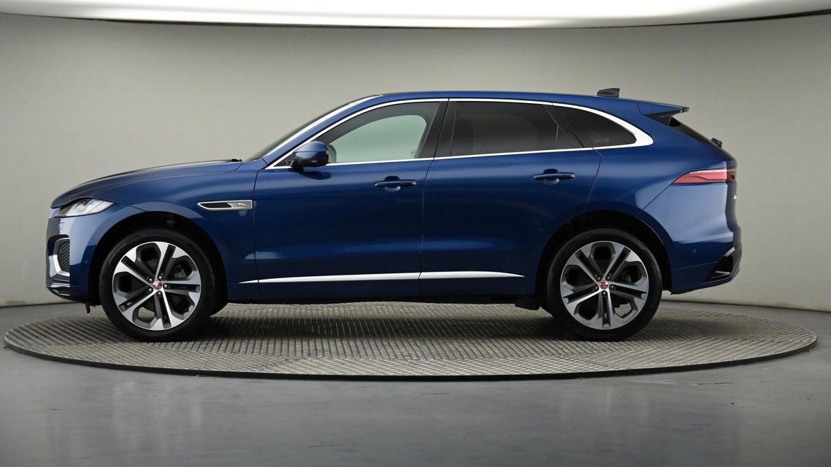 Jaguar F-PACE Image 46