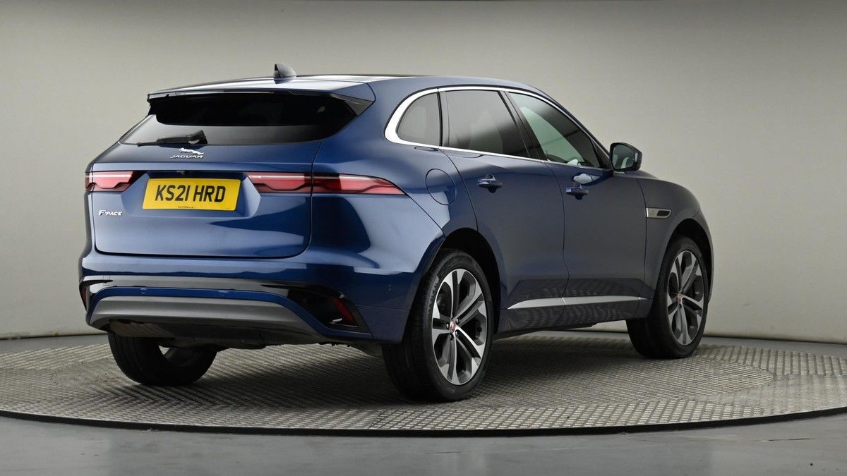 Jaguar F-PACE Image 52