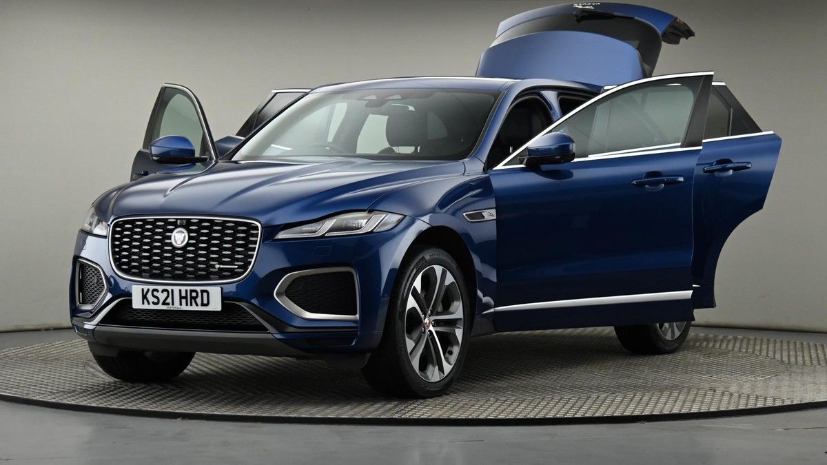 Jaguar F-PACE Image 56